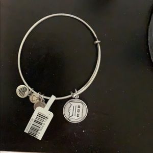 NWT Alex and Ani Detroit tiger bracelet